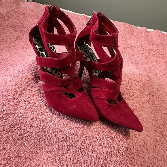 Women’s Heels - Picture 3 of 9